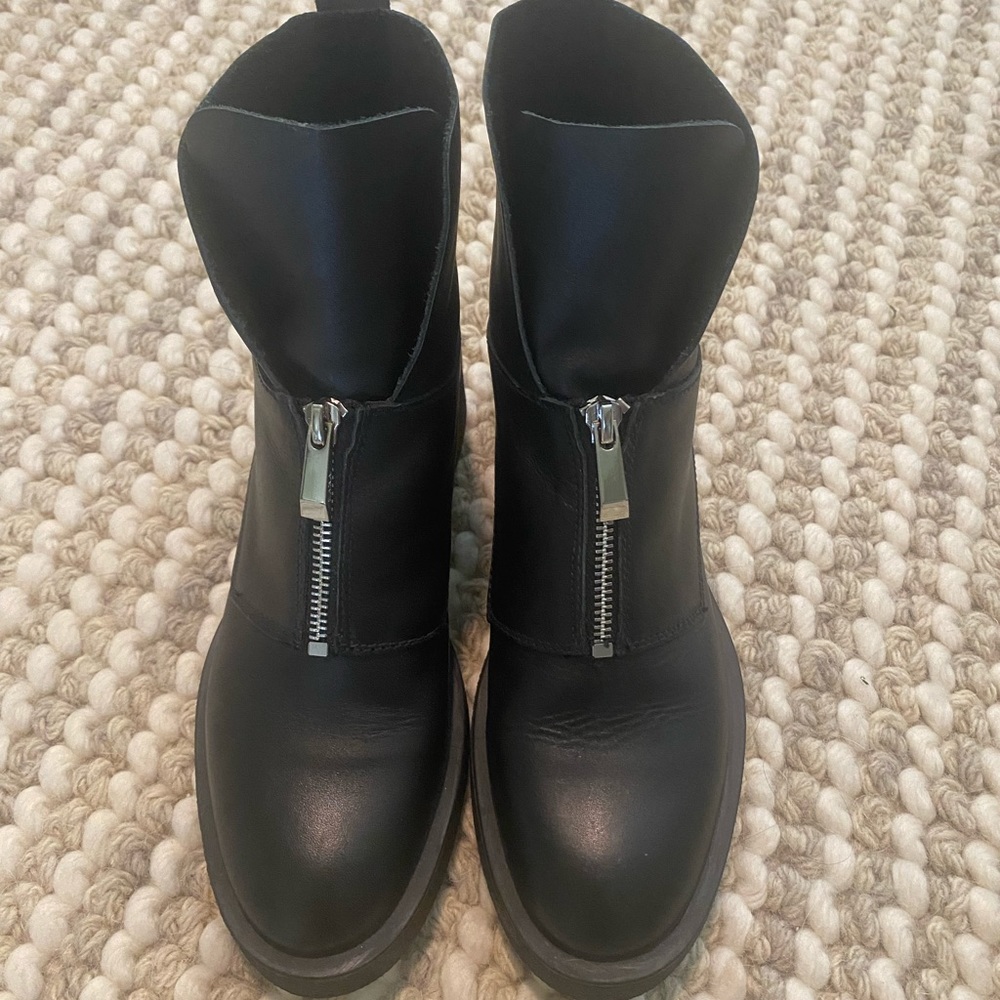 Zara ZIPPERED LEATHER ANKLE BOOTS